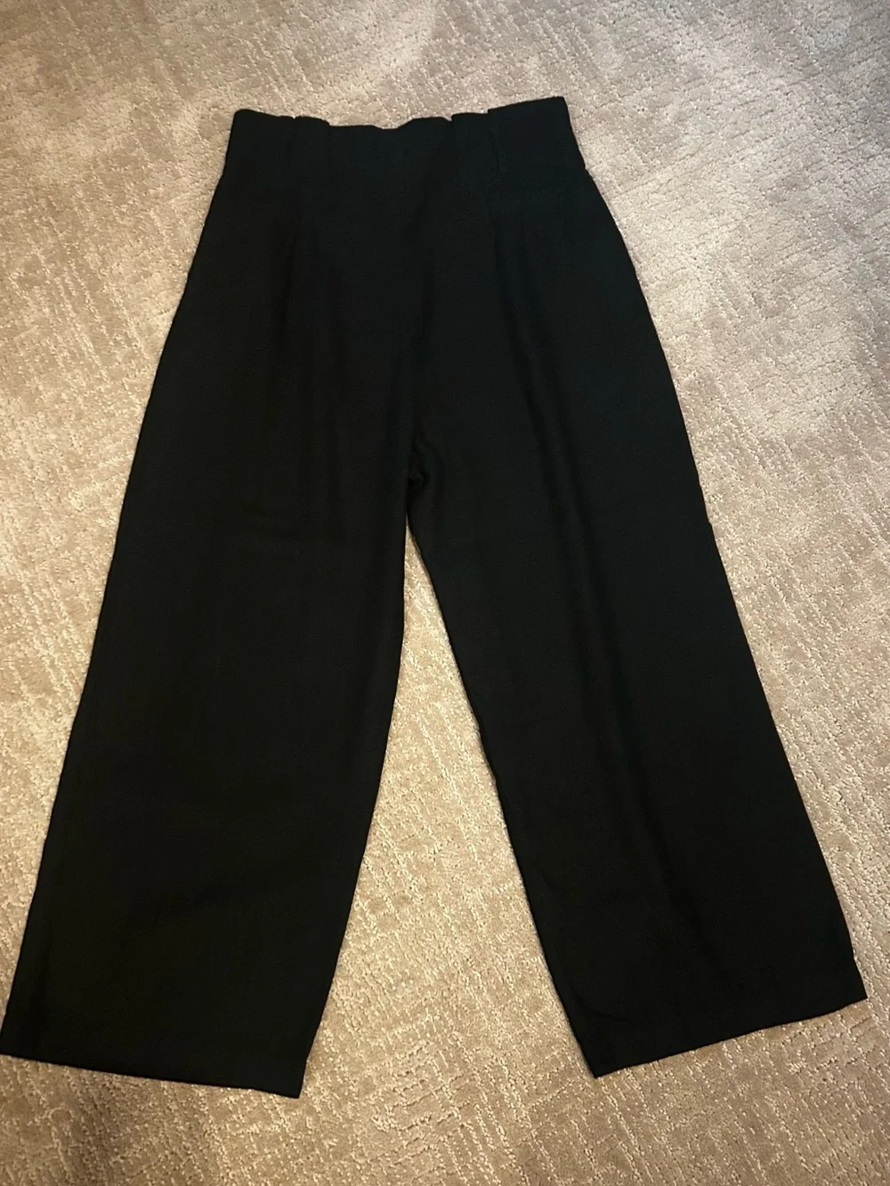 Linen Blend // Wide-Leg High-Waist Pants